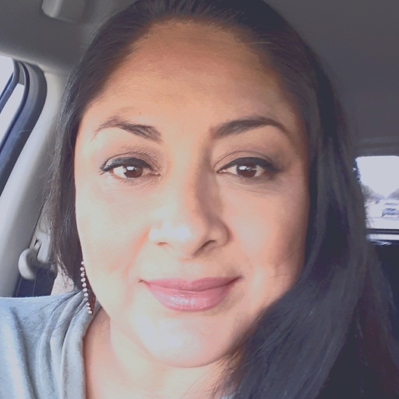Meet your Posher, Lorena - Picture 2 of 2